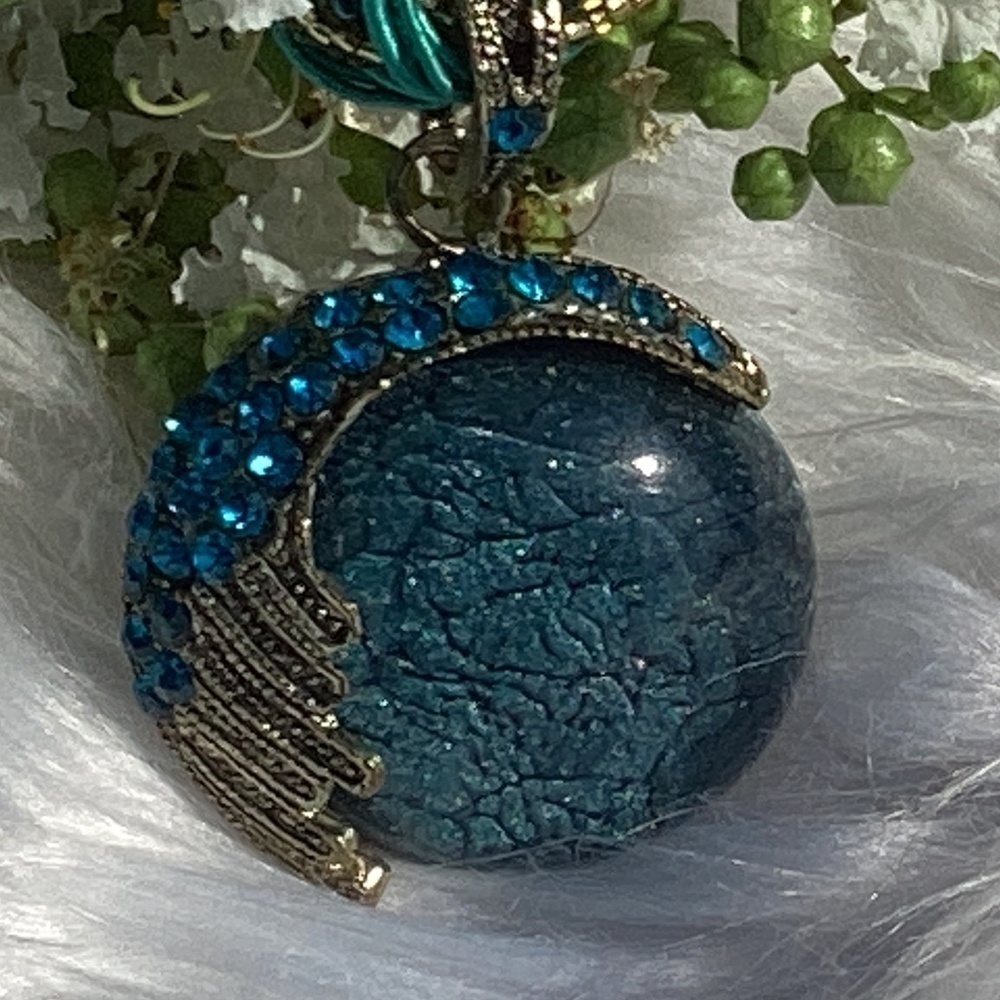 Bohemian Twist Beaded Fabric Blue Rhinestone Orb Pendant Necklace - Picture 3 of 9